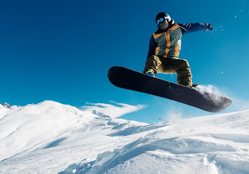 snowboarding from snowhill